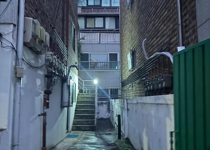 아파트 Seokchon Darak
